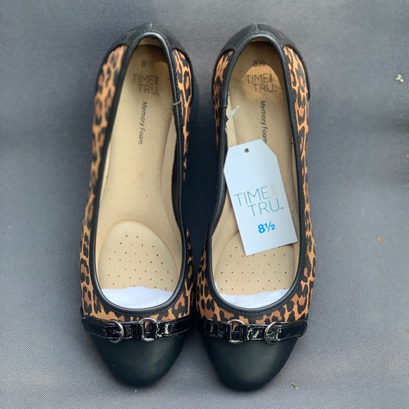 Women's Buckle Toe Flat Animal Print Shoes Sz 8.5 - Picture 4 of 5